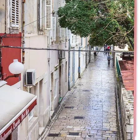 Globe 2 Daire Zadar